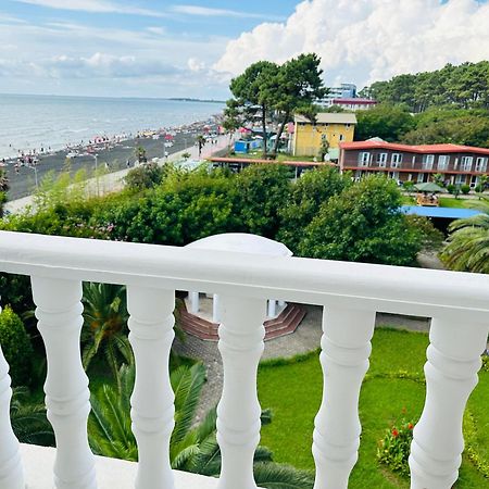 Claude Monet Beach Hotel Ureki Exterior foto