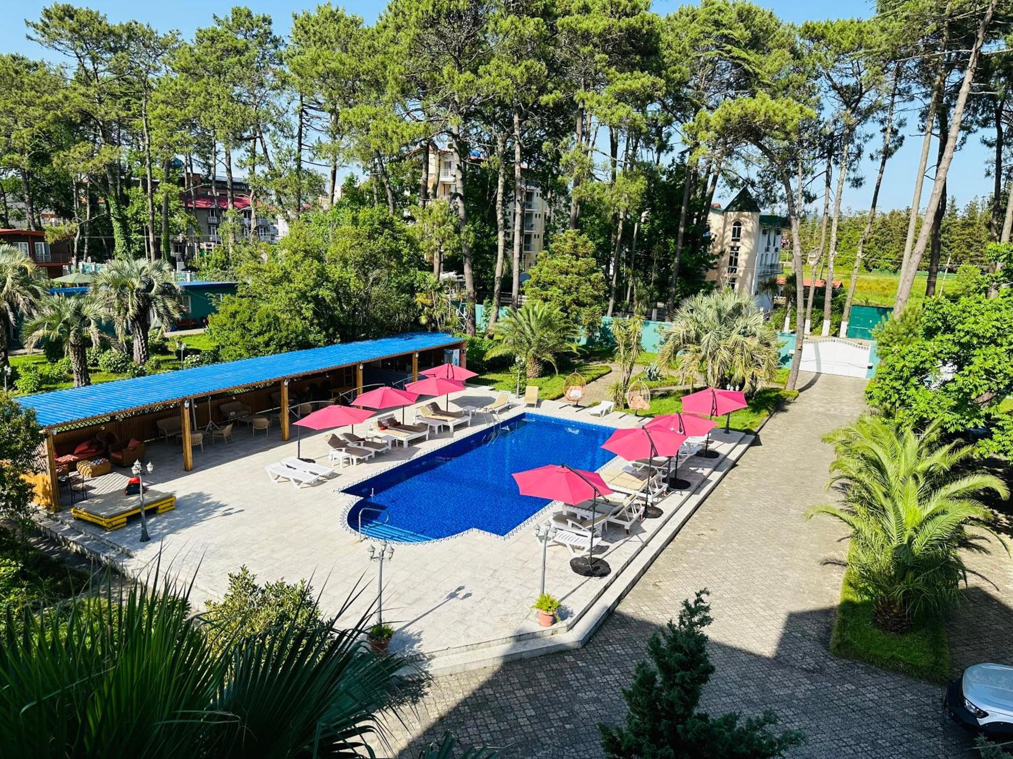 Claude Monet Beach Hotel Ureki Exterior foto