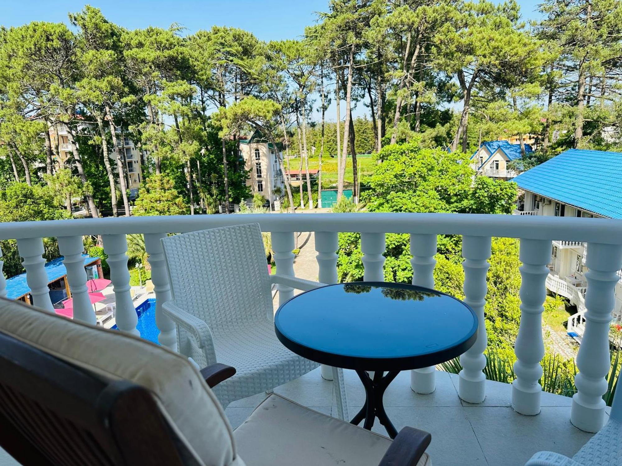 Claude Monet Beach Hotel Ureki Exterior foto