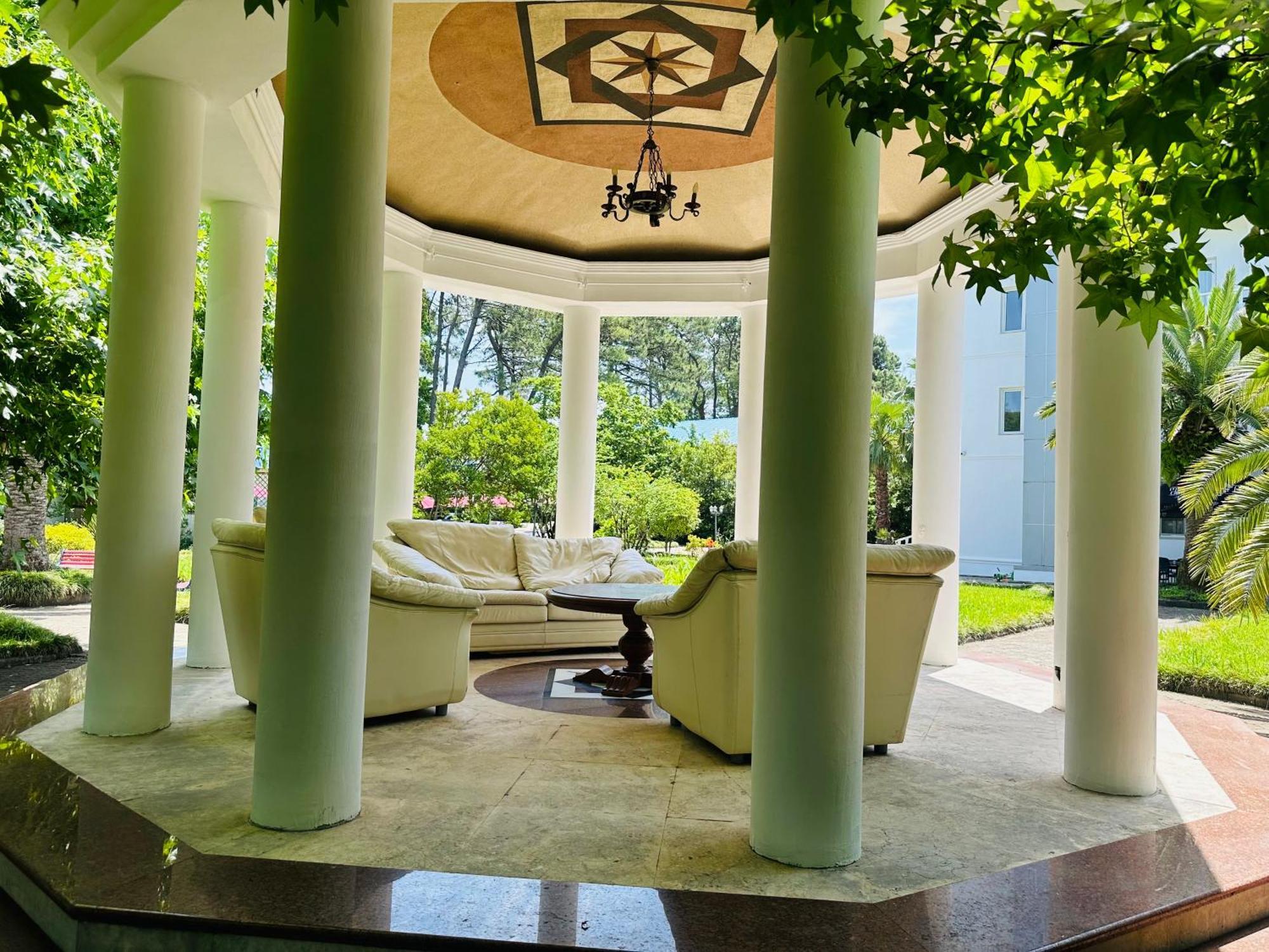 Claude Monet Beach Hotel Ureki Exterior foto