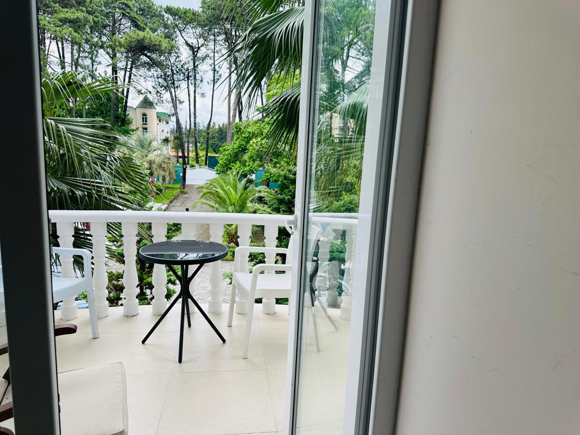 Claude Monet Beach Hotel Ureki Exterior foto