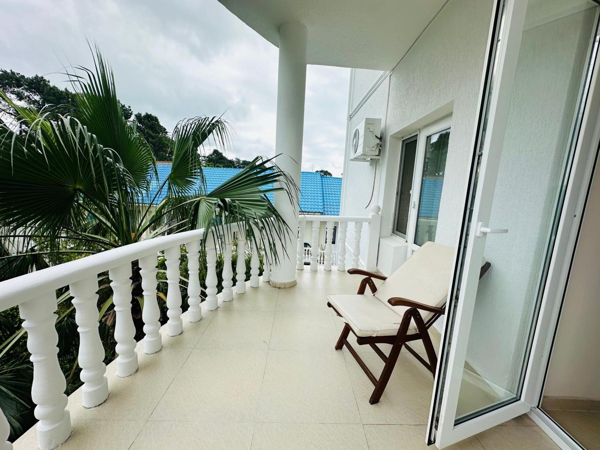 Claude Monet Beach Hotel Ureki Exterior foto